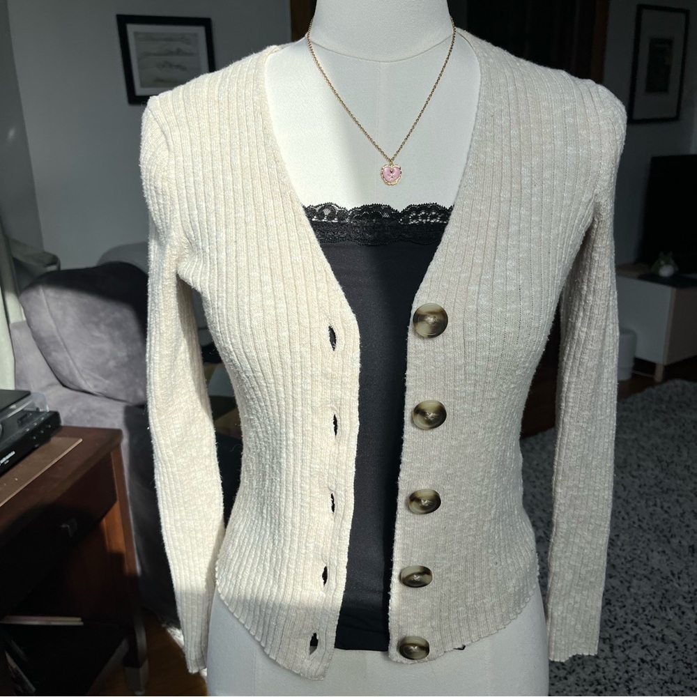 button-up cardigan - Picture 2 of 6